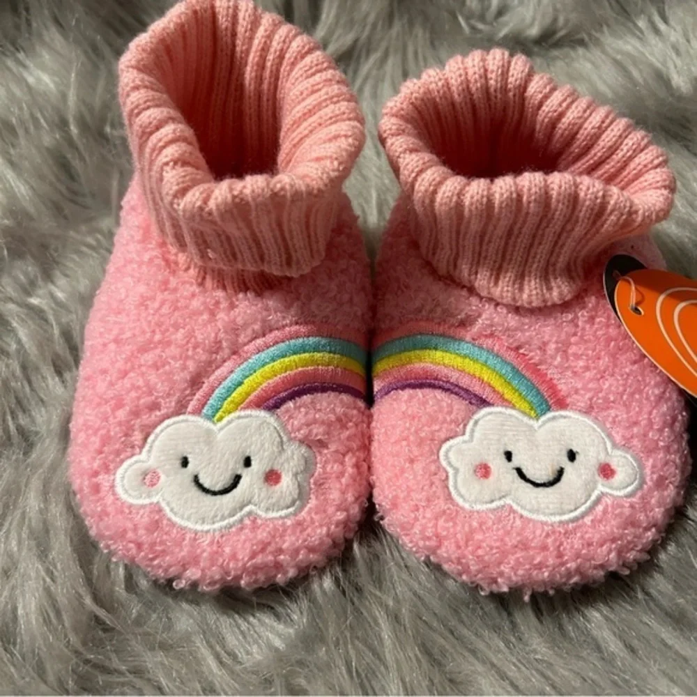 Wonder Nation Slippers‎ Baby Girl’s Size 5 Pink Fuzzy Rainbow Bootie Shoes